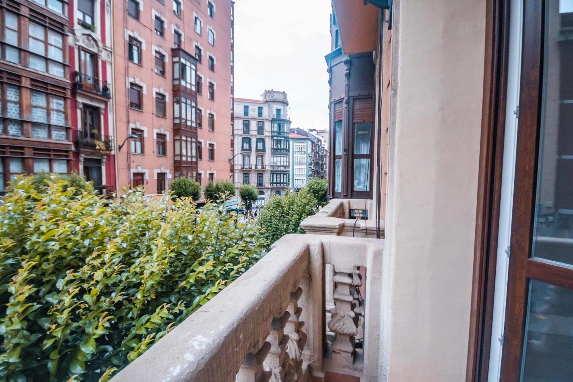 Gran Apartamento 6 Suites Bilbao Center Exteriör bild